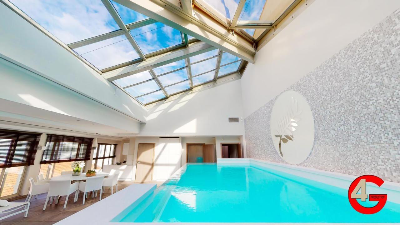 The Pool House * Cannes